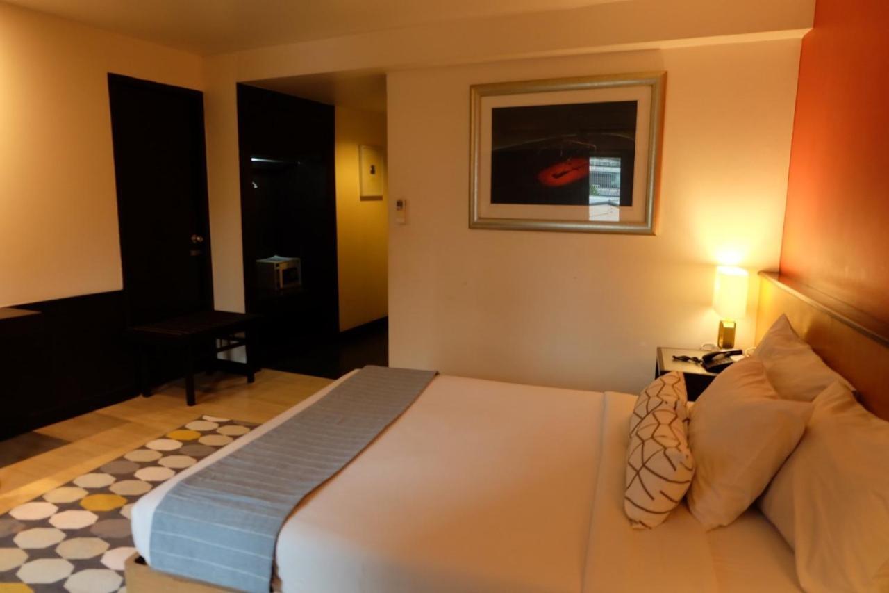 The Rose Bangkok Hotel Екстериор снимка