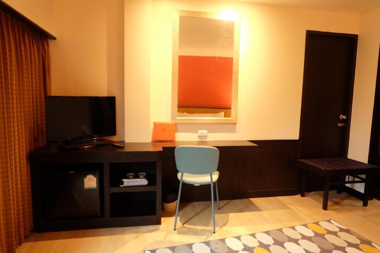 The Rose Bangkok Hotel Екстериор снимка