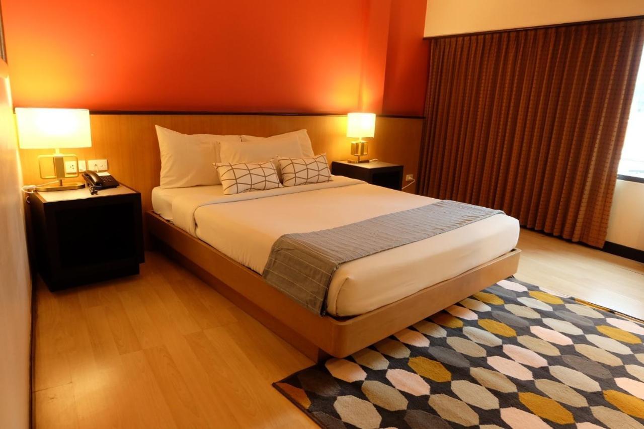 The Rose Bangkok Hotel Екстериор снимка