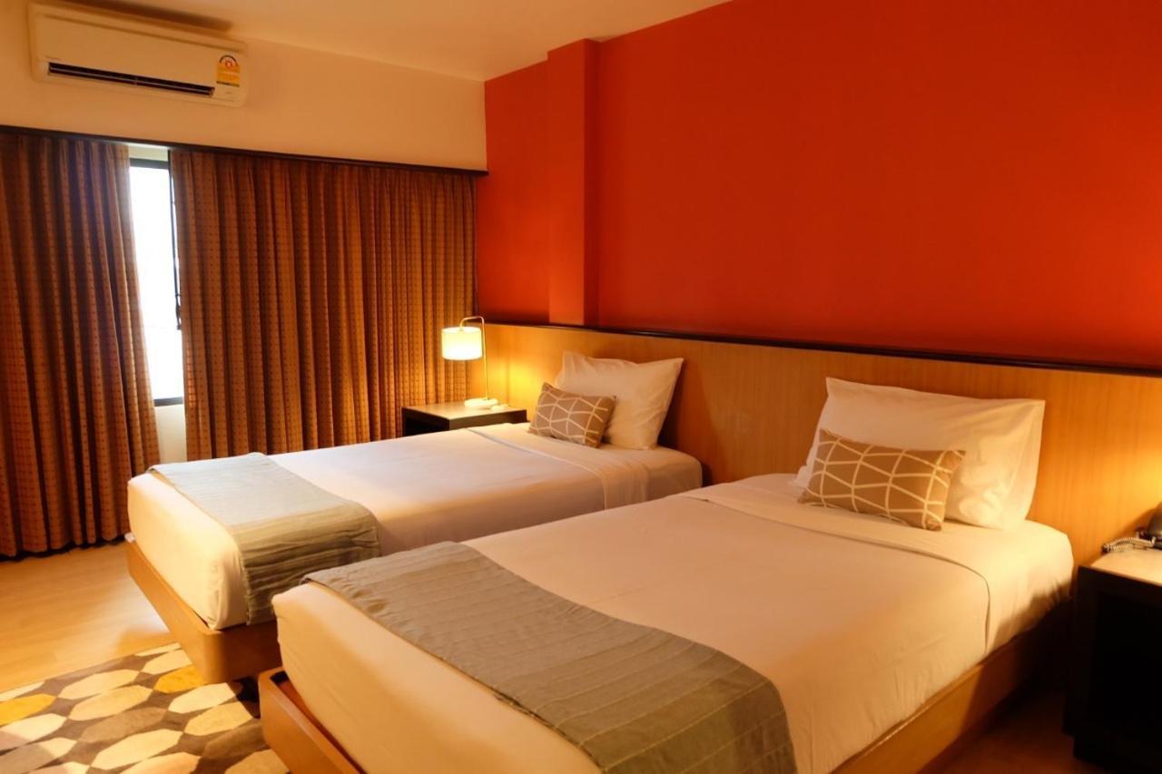 The Rose Bangkok Hotel Екстериор снимка