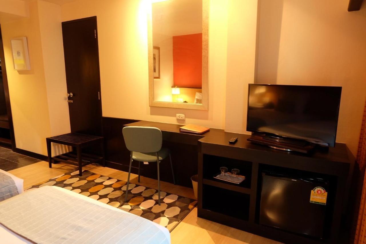 The Rose Bangkok Hotel Екстериор снимка