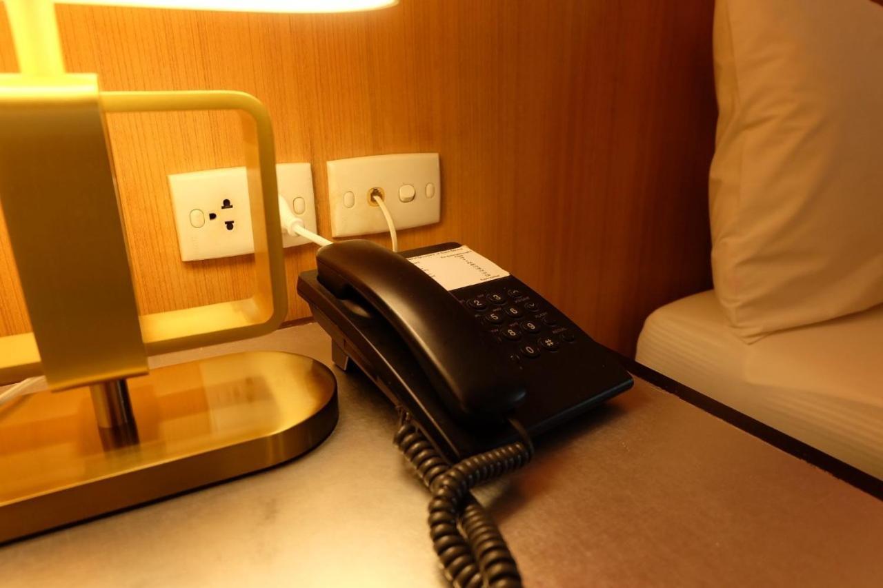 The Rose Bangkok Hotel Екстериор снимка