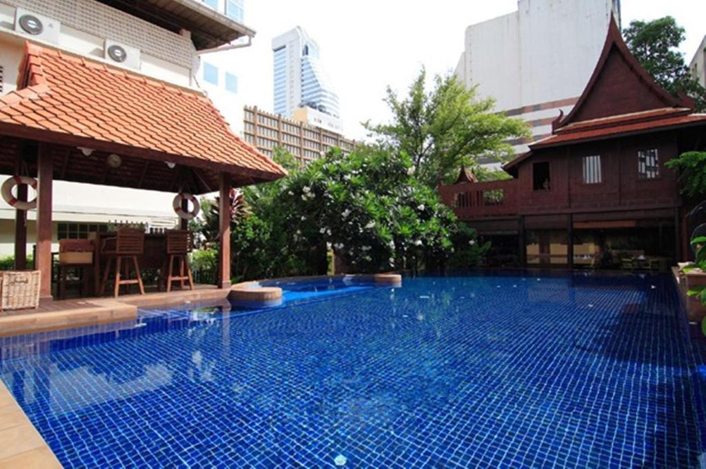 The Rose Bangkok Hotel Екстериор снимка